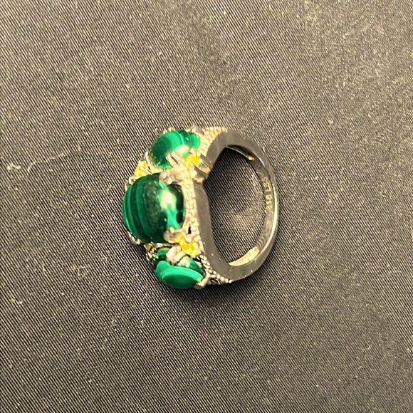 Vintage costume ring - Picture 1 of 4